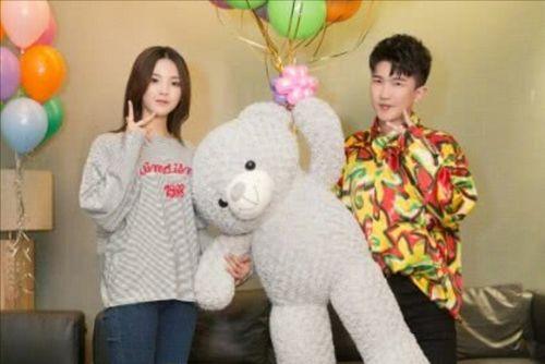 娱乐吃瓜背景图图片大全